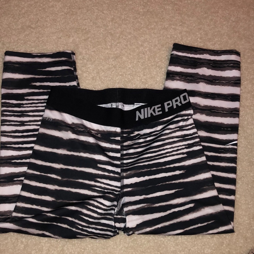 Nike Pro leggings